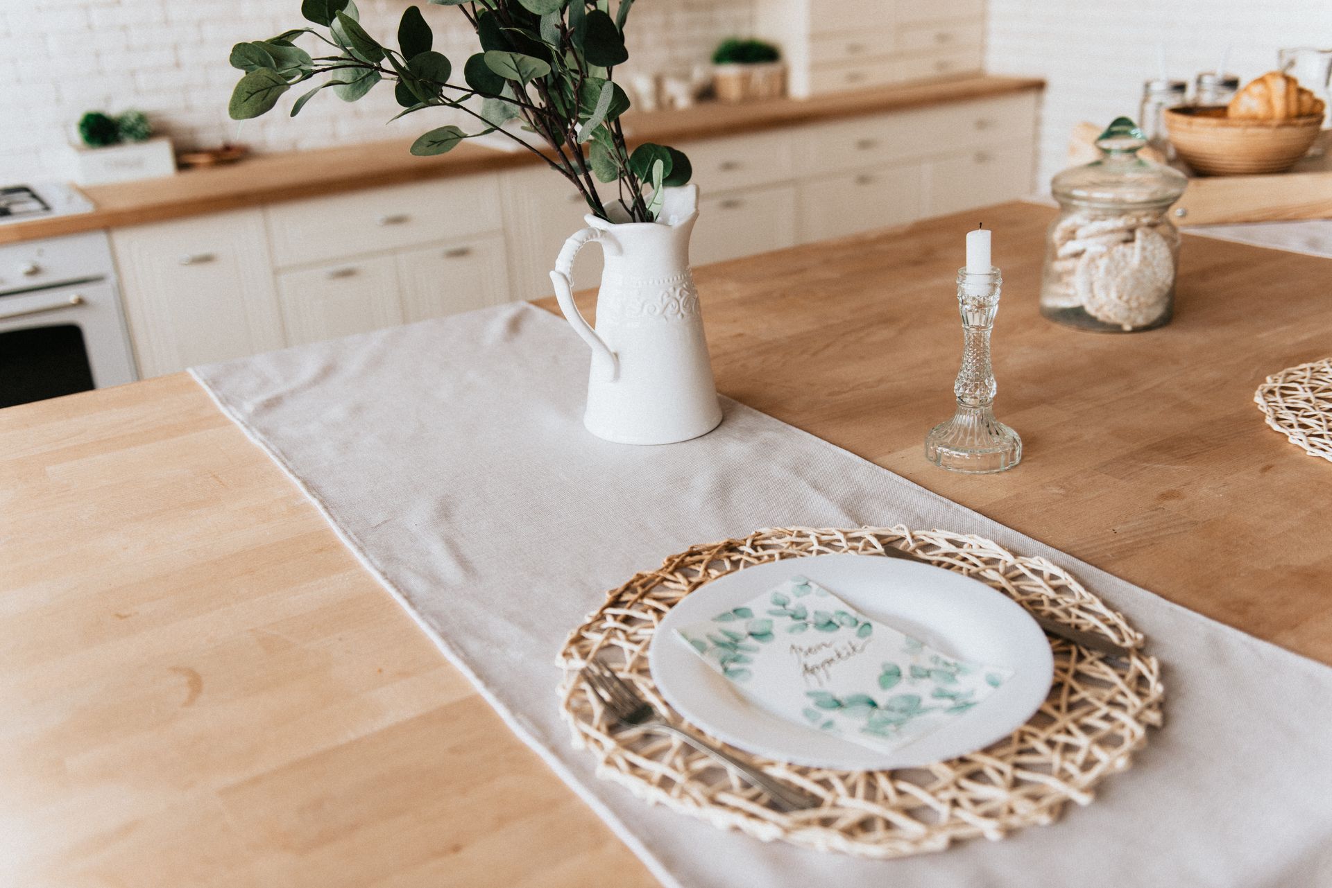 Dining Table Decor Ideas: Everyday and Festive Centrepieces