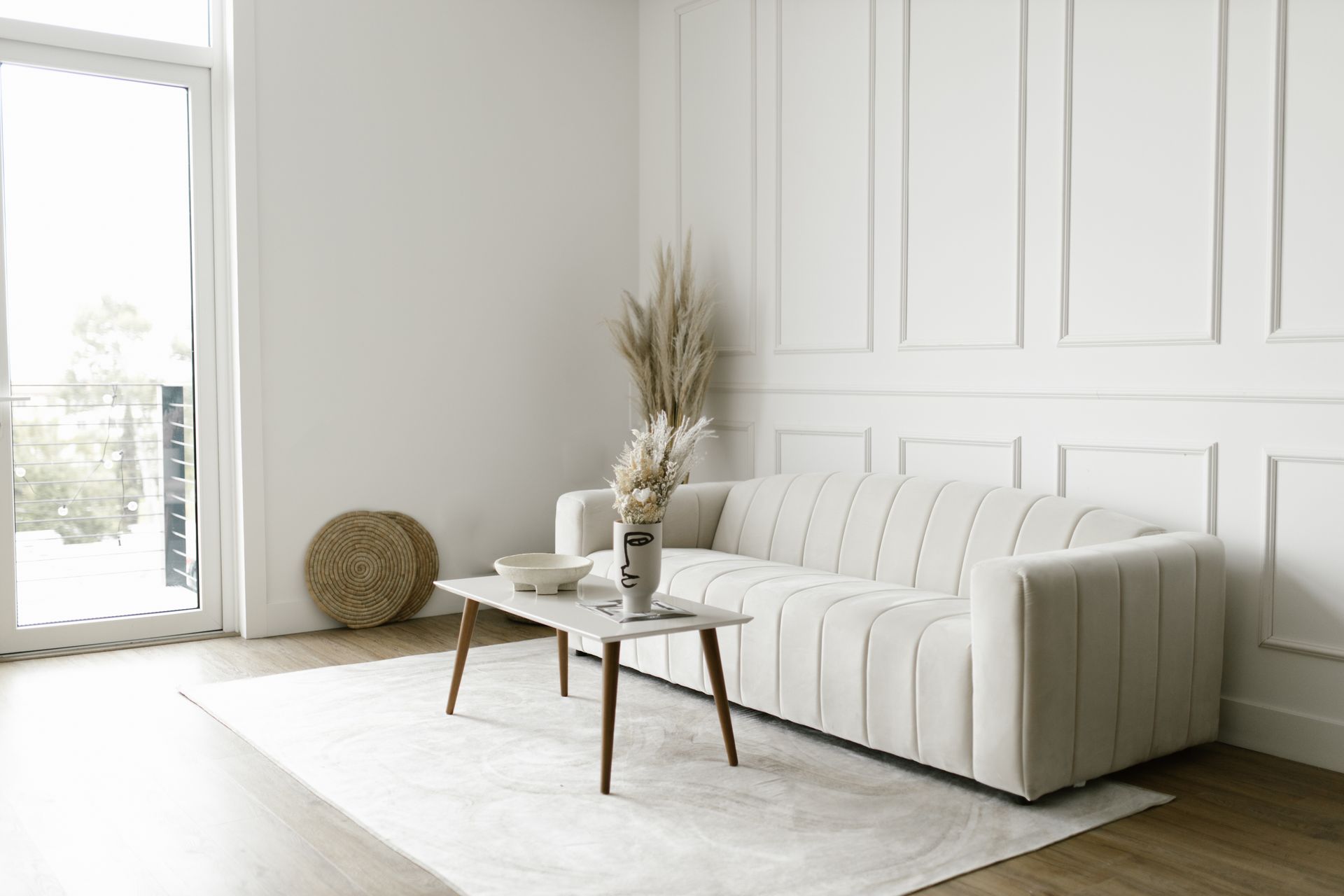 Minimalist Interior Design: Calm Homes That Don’t Feel Empty